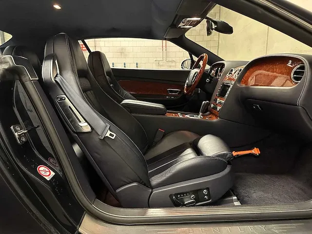 Bentley continental gtc 6.0 w12 560pk 2006 (origineel-nl), 53-tn-hz - afbeelding 47 van  67