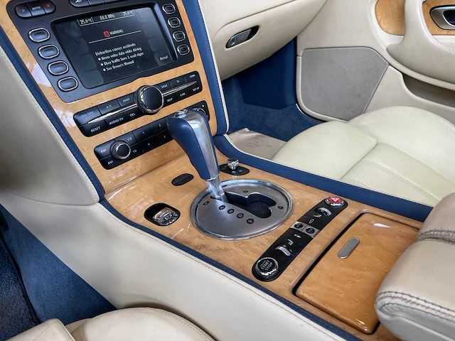 Bentley continental gtc 6.0 w12 560pk 2007 youngtimer - afbeelding 17 van  37