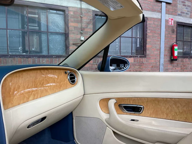 Bentley continental gtc 6.0 w12 560pk 2007 youngtimer - afbeelding 19 van  37