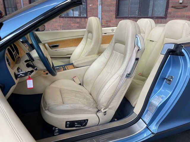 Bentley continental gtc 6.0 w12 560pk 2007 youngtimer - afbeelding 25 van  37