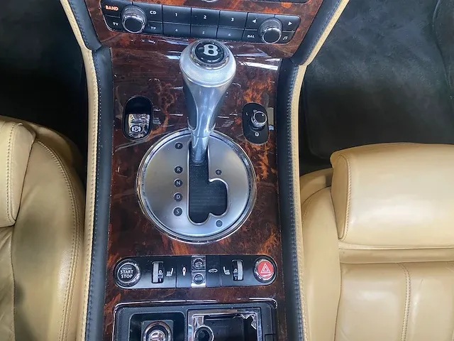 Bentley continental gtc 6.0 w12 cabriolet facelift 560pk (british racing green) , 38-kfr-7 - afbeelding 24 van  47