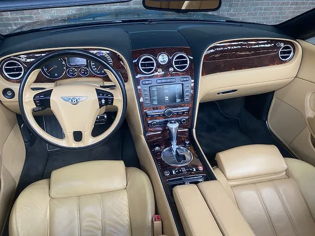 Bentley continental gtc 6.0 w12 cabriolet facelift 560pk (british racing green) , 38-kfr-7 - afbeelding 26 van  47