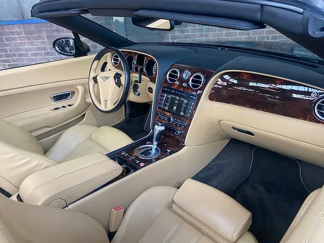 Bentley continental gtc 6.0 w12 cabriolet facelift 560pk (british racing green) , 38-kfr-7 - afbeelding 30 van  47