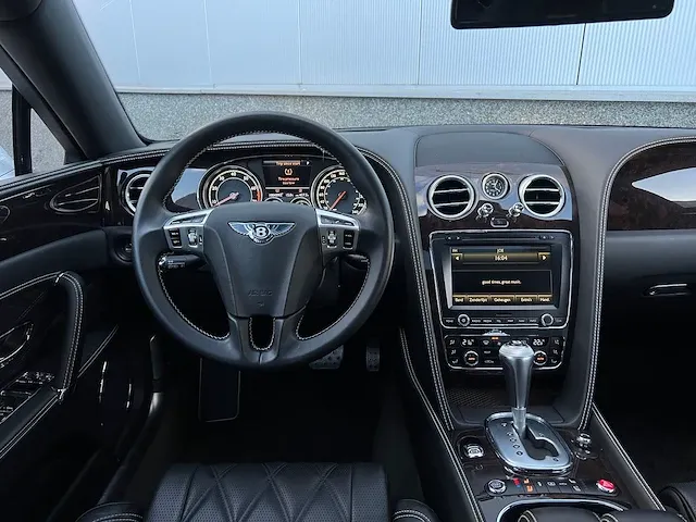 Bentley flying spur 4.0 v8 507pk 2015 -orig. nl-, 5-zhf-06 - afbeelding 32 van  74