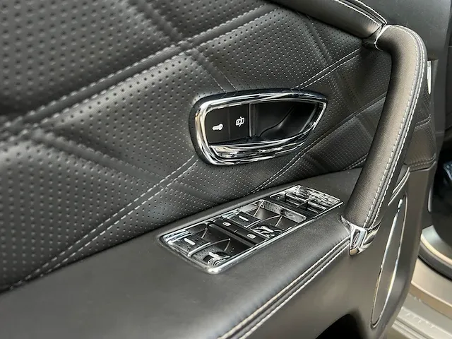 Bentley flying spur 4.0 v8 507pk 2015 -orig. nl-, 5-zhf-06 - afbeelding 36 van  74