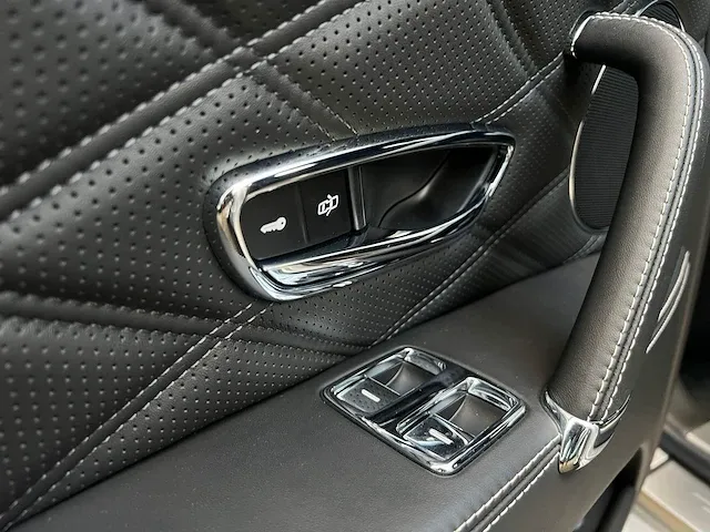 Bentley flying spur 4.0 v8 507pk 2015 -orig. nl-, 5-zhf-06 - afbeelding 38 van  74