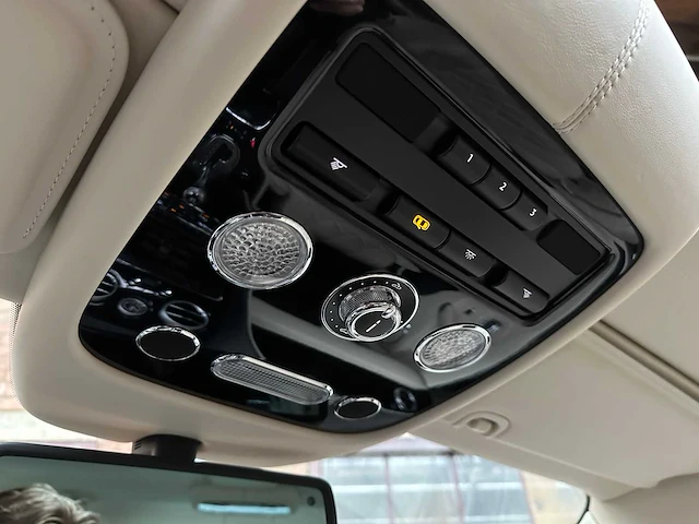 Bentley flying spur 6.0 w12 625pk 2014, nl-kenteken - afbeelding 32 van  62