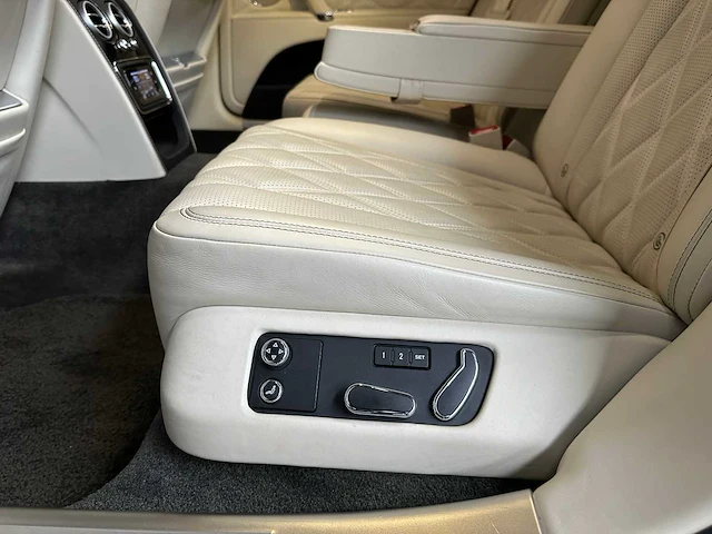 Bentley flying spur 6.0 w12 625pk 2014, nl-kenteken - afbeelding 42 van  62