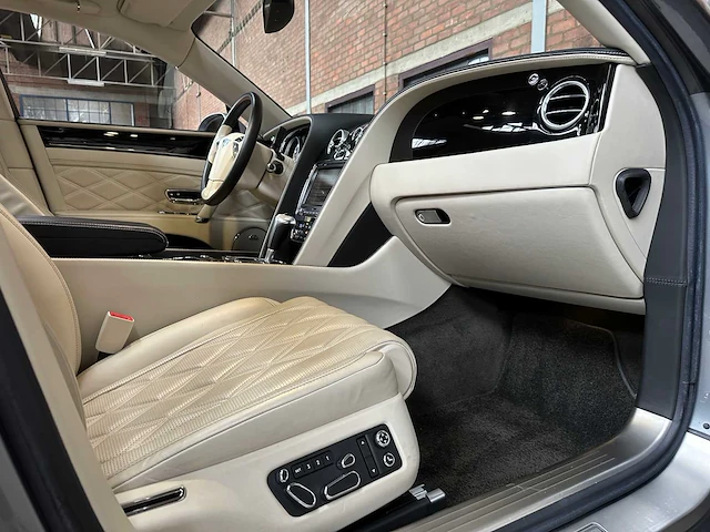 Bentley flying spur 6.0 w12 625pk 2014, nl-kenteken - afbeelding 47 van  62
