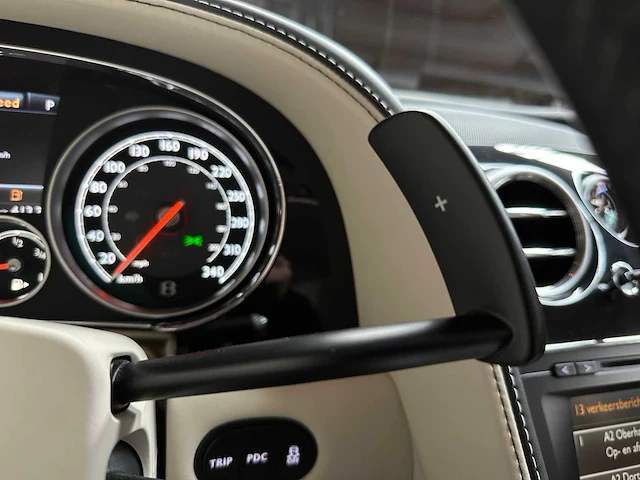 Bentley flying spur 6.0 w12 625pk 2014, nl-kenteken - afbeelding 48 van  62