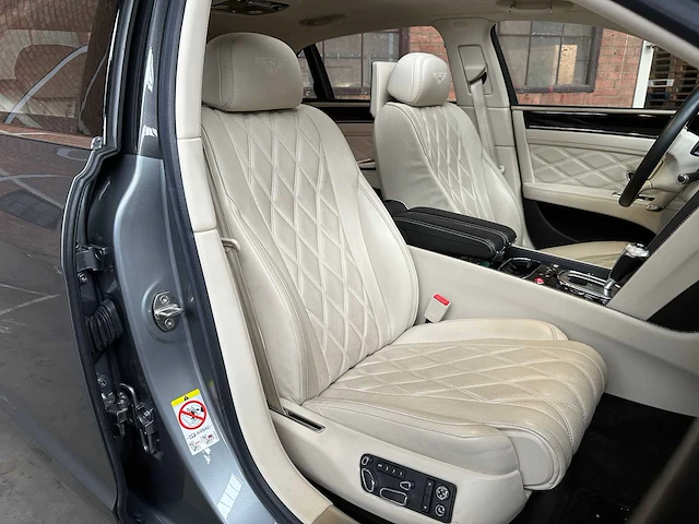 Bentley flying spur 6.0 w12 625pk 2014, nl-kenteken - afbeelding 53 van  62