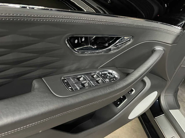 Bentley flying spur 6.0 w12 s 635pk 2020 (origineel-nl & 1e eigenaar), j-220-xg - afbeelding 37 van  61