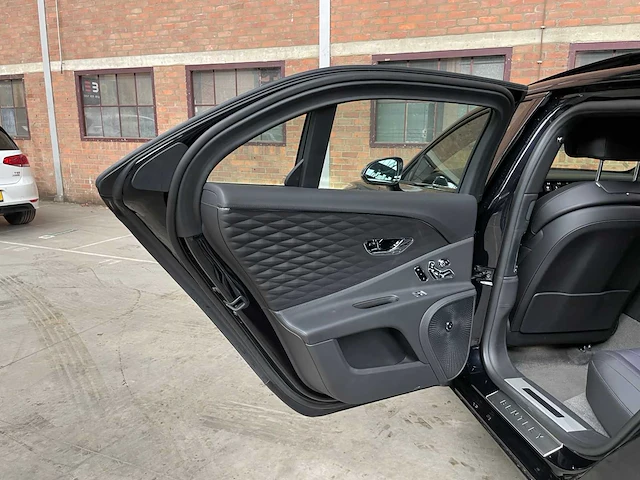 Bentley flying spur 6.0 w12 s 635pk 2020 (origineel-nl & 1e eigenaar), j-220-xg - afbeelding 39 van  61