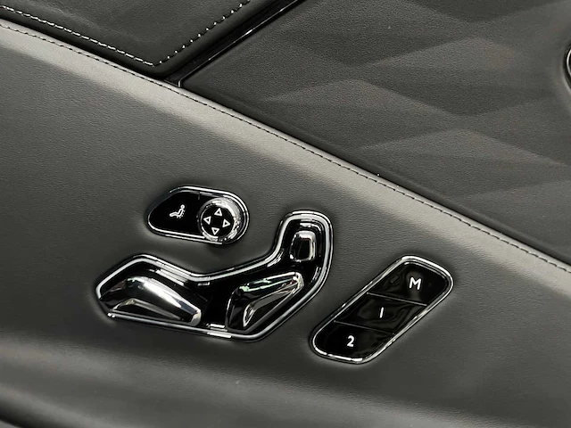 Bentley flying spur 6.0 w12 s 635pk 2020 (origineel-nl & 1e eigenaar), j-220-xg - afbeelding 44 van  61