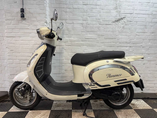 Benzhou classic florence 25 km snorscooter 4takt - afbeelding 1 van  7