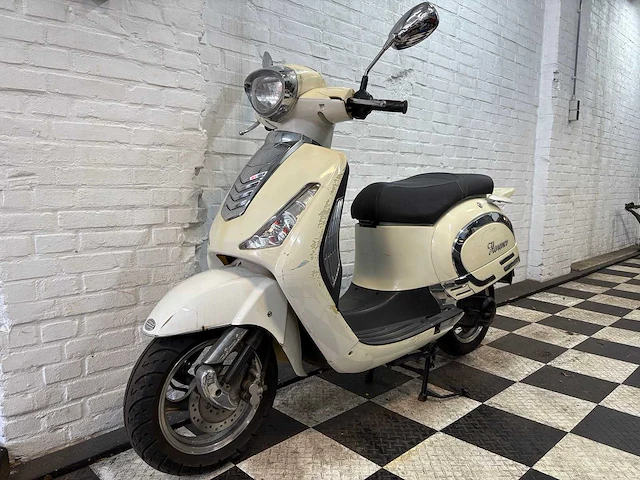 Benzhou classic florence 25 km snorscooter 4takt - afbeelding 2 van  7