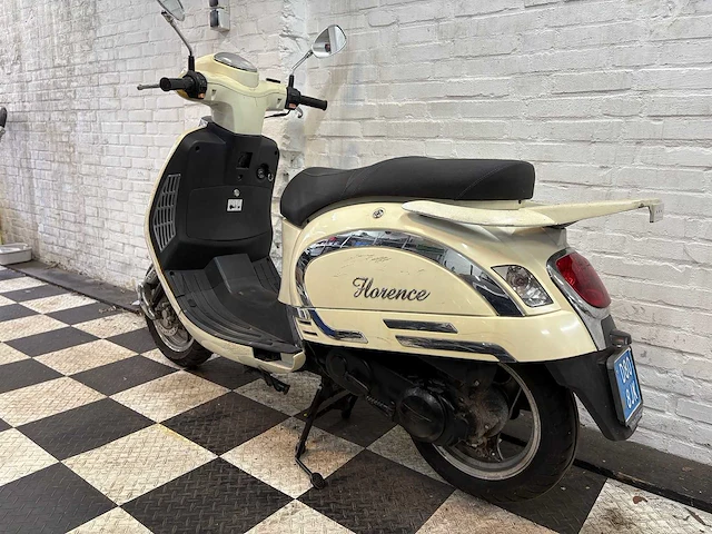 Benzhou classic florence 25 km snorscooter 4takt - afbeelding 3 van  7