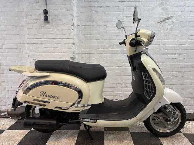 Benzhou classic florence 25 km snorscooter 4takt - afbeelding 6 van  7