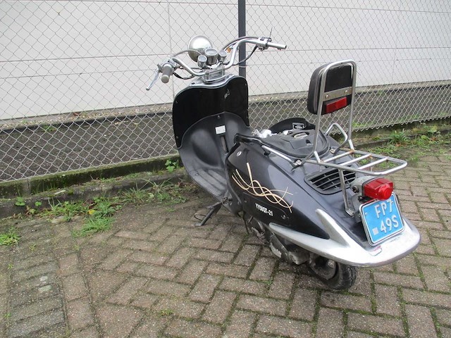 Benzhou yiying - snorscooter - 50/ retro - scooter - afbeelding 2 van  11