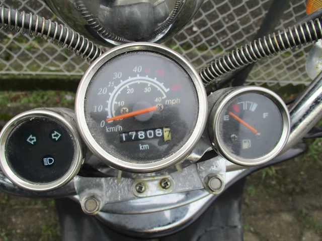 Benzhou yiying - snorscooter - 50/ retro - scooter - afbeelding 3 van  11