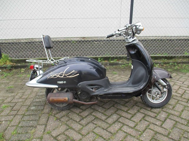 Benzhou yiying - snorscooter - 50/ retro - scooter - afbeelding 8 van  11