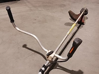 Benzine bosmaaier stihl, fs 130 - afbeelding 3 van  9