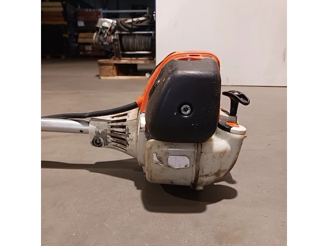 Benzine bosmaaier stihl, fs 130 - afbeelding 8 van  9