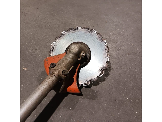 Benzine bosmaaier stihl - afbeelding 2 van  8