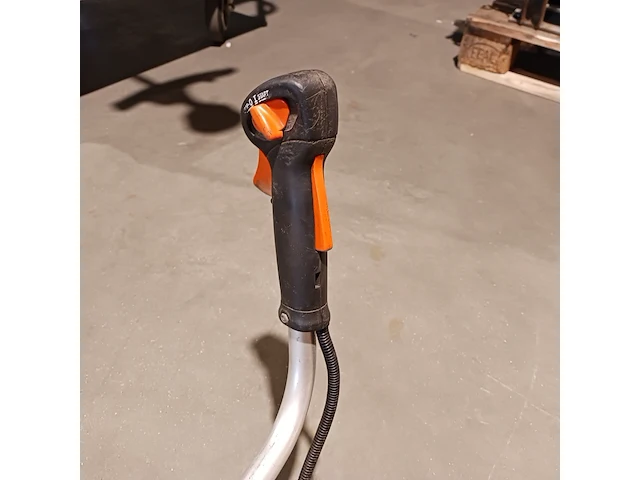 Benzine bosmaaier stihl - afbeelding 4 van  8