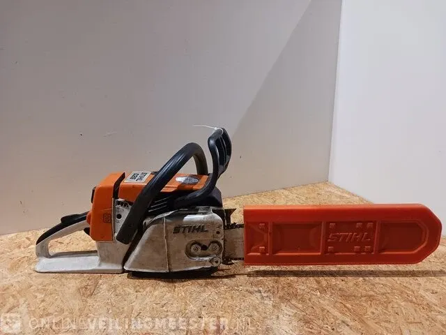 Benzine kettingzaag stihl, 026, bouwjaar 2001 - afbeelding 2 van  4