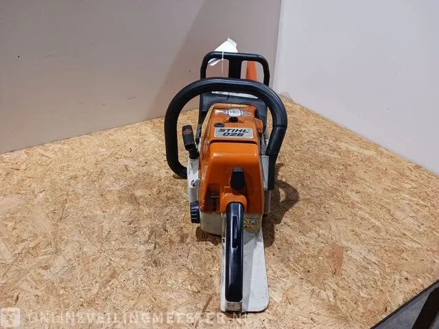 Benzine kettingzaag stihl, 026, bouwjaar 2001 - afbeelding 3 van  4