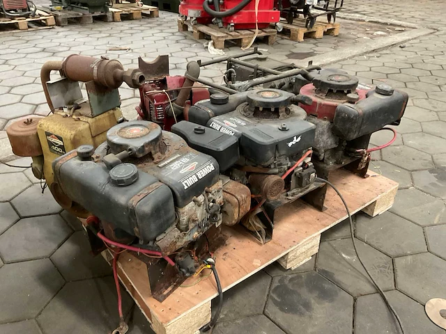 Benzine motor (6x) - afbeelding 1 van  5