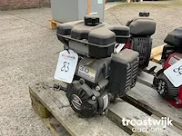 Benzinemotor - afbeelding 1 van  7