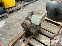 Benzinemotor - afbeelding 3 van  4