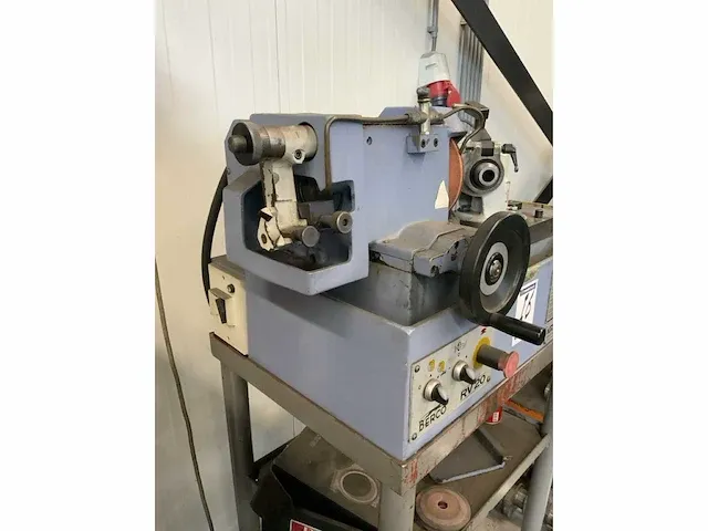 Berco - rv 20 - kleppenslijpmachine - 1998 - afbeelding 6 van  6