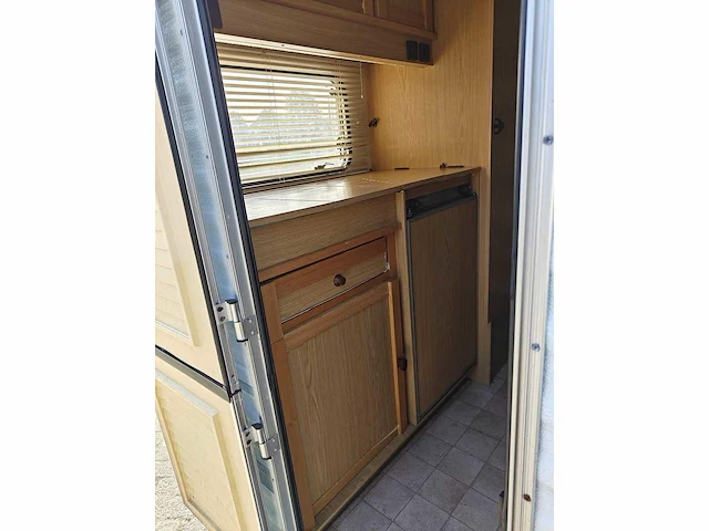Bergland - 300 ek - caravan - afbeelding 7 van  10