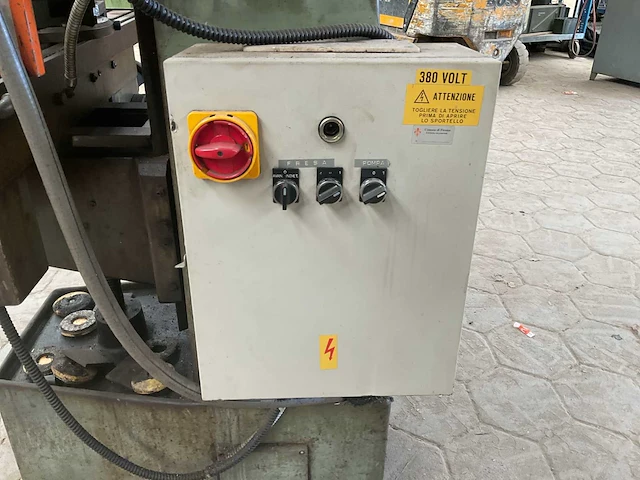 Bergonzi f.t.500 boor freesmachine - afbeelding 2 van  10