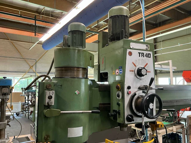 Bergonzi tr 40 radiaalboormachine - afbeelding 8 van  26