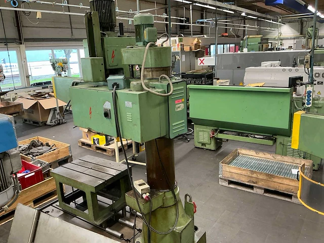 Bergonzi tr 40 radiaalboormachine - afbeelding 21 van  26