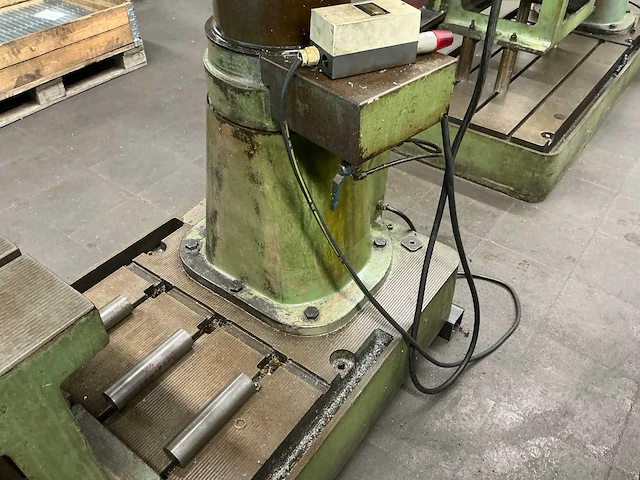Bergonzi tr 40 radiaalboormachine - afbeelding 25 van  26