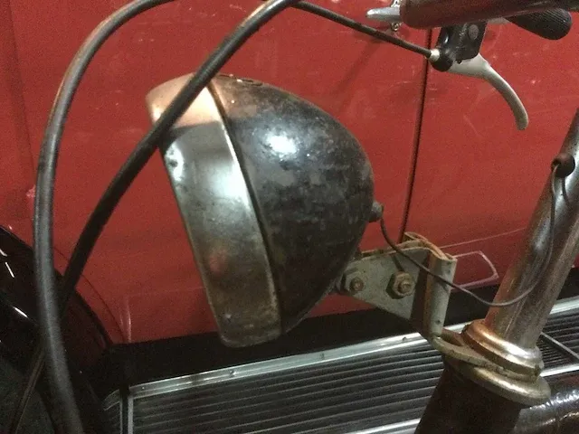 Berini eitje oldtimer snorfiets - afbeelding 4 van  12