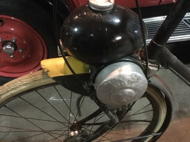 Berini eitje oldtimer snorfiets - afbeelding 12 van  12