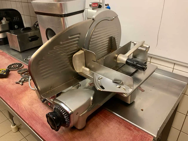 Berkel 834 rvs snijmachine - afbeelding 6 van  6