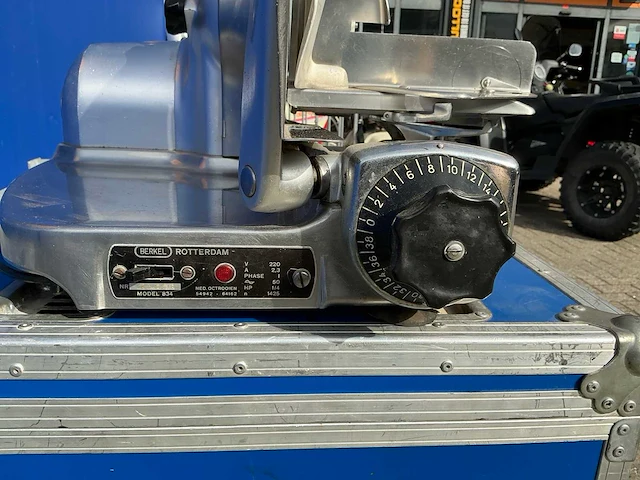Berkel 834 vleessnijmachine - afbeelding 8 van  10