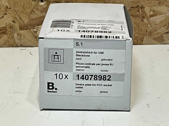 Berker afdekraam antennecontactdoos (80x) - afbeelding 1 van  2