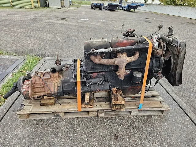 Berliet - m-520 - motor met versnellingsbak - afbeelding 5 van  12