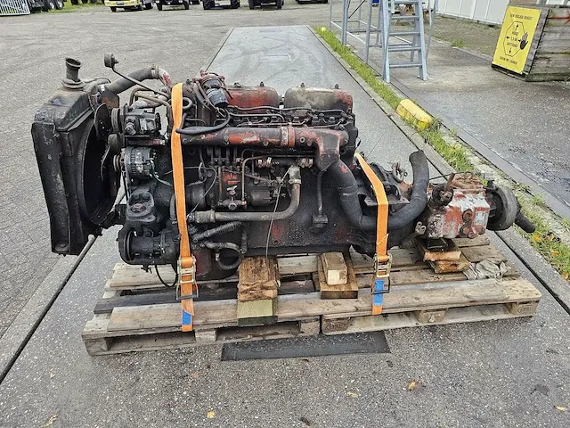 Berliet - m-520 - motor met versnellingsbak - afbeelding 7 van  12