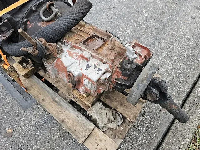 Berliet - m-520 - motor met versnellingsbak - afbeelding 12 van  12