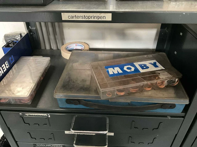 Berner meubel met bevestigingsmateriaal voor campers - afbeelding 30 van  31