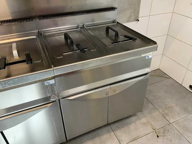 Berto's - gl20+20m - dubbele friteuse - afbeelding 3 van  9